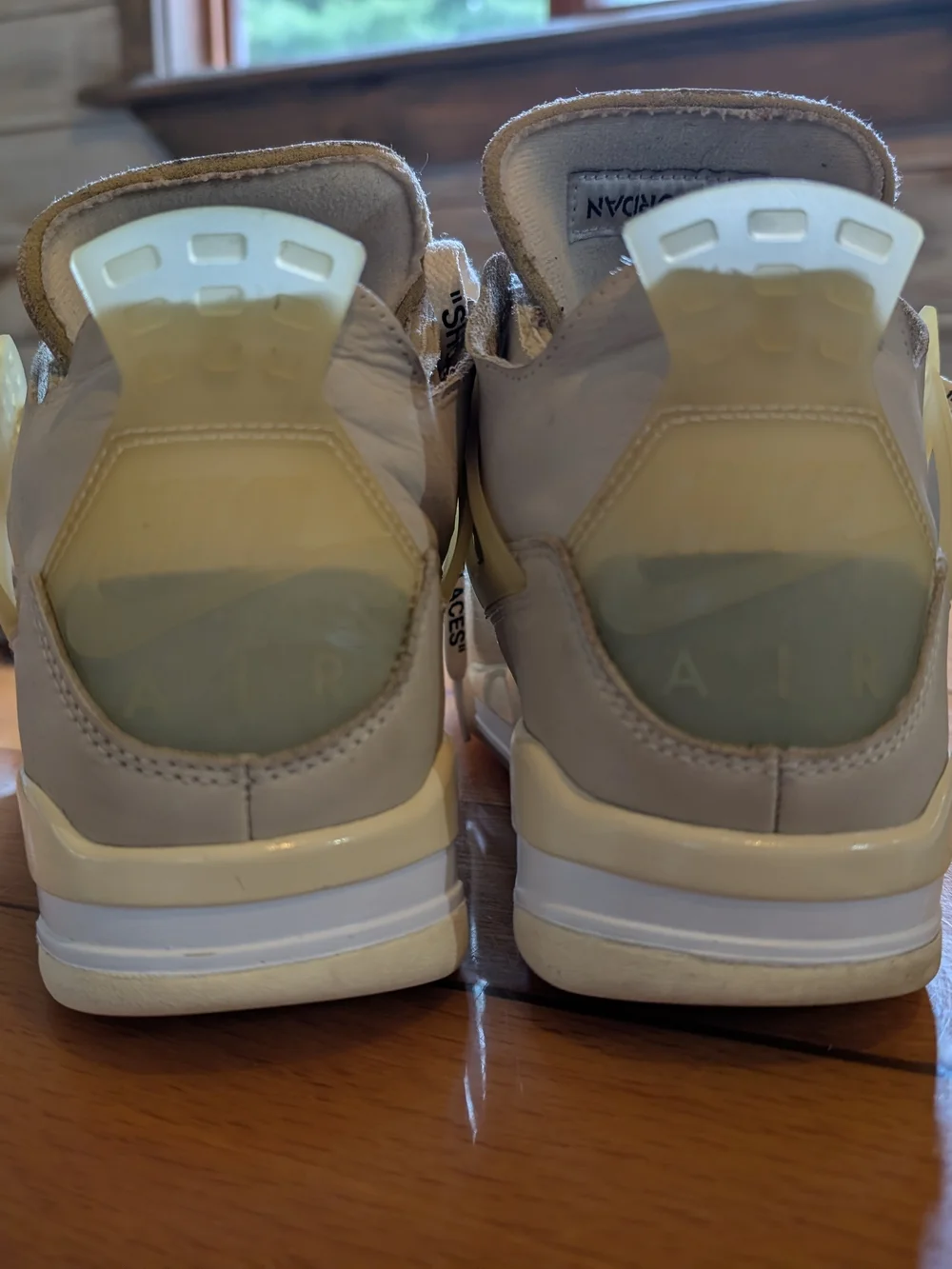 Women's Off-White x Air Jordan 4 Retro 